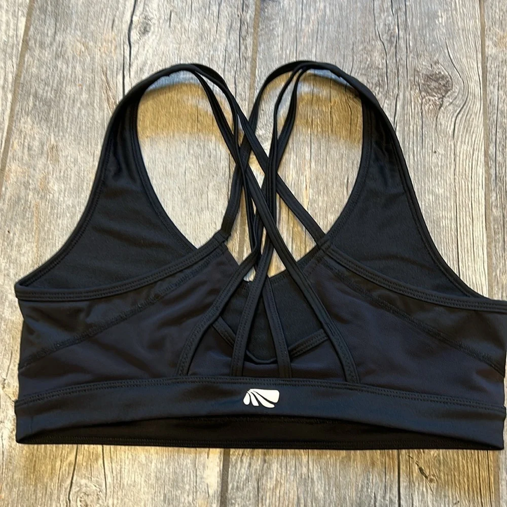 Marika Strappy Sports Bra medium black womens